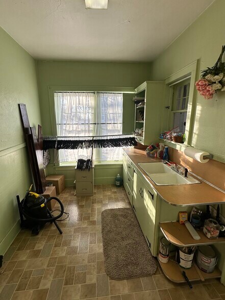 More Photos Of 9 Caulfield Ave, Camdenton Storefront Retail Office For Sale