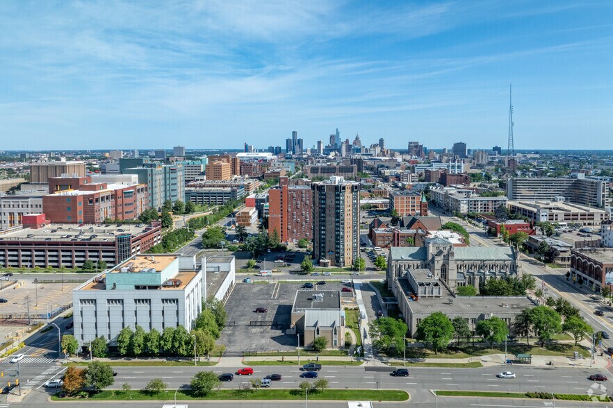 More Photos Of 60 E Warren Ave, Detroit Medical For Lease