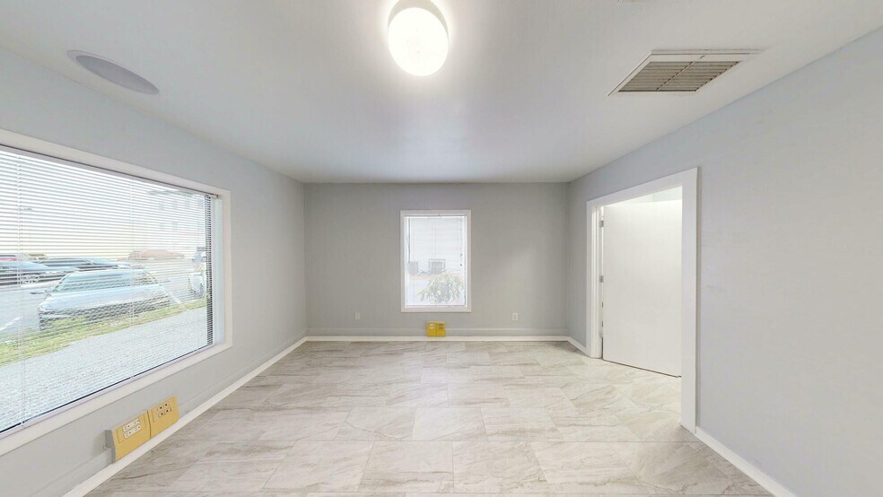 More Photos Of 1517 Hillcrest St, Orlando Office For Lease