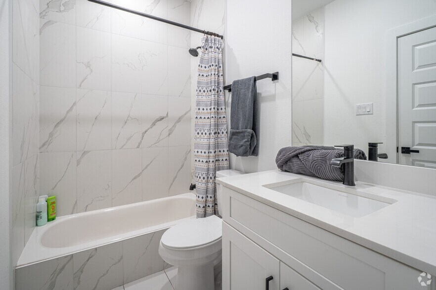 More Photos Of 316 Thornton Rd, Houston Apartments For Sale