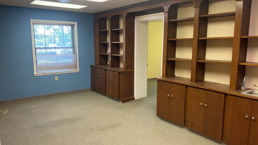 More Photos Of 11907 Montgomery Rd, Cincinnati Medical For Lease