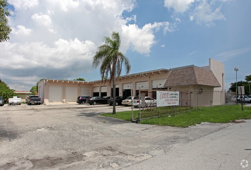 Primary Photo Of 101 NW 43rd St, Oakland Park Auto Repair For Sale