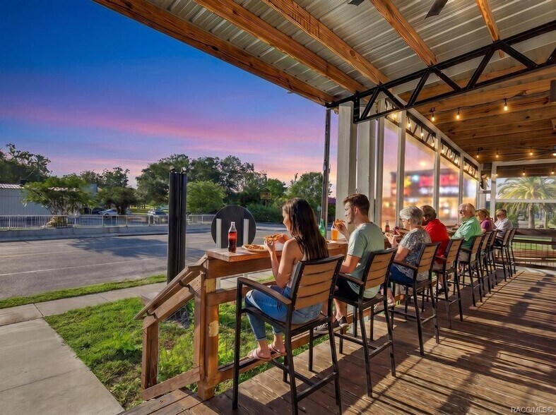 More Photos Of 125 N Main St, Hastings Restaurant For Sale