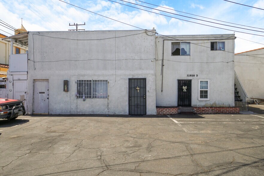 More Photos Of 11850 Hawthorne Blvd, Hawthorne Storefront Retail Residential For Sale