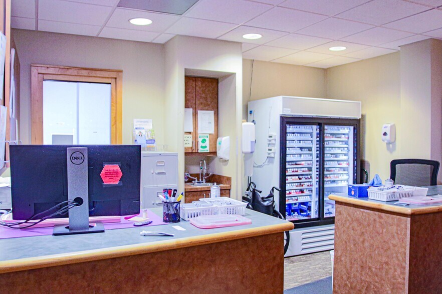 More Photos Of 600 Julian Ln, Arden Medical For Sale