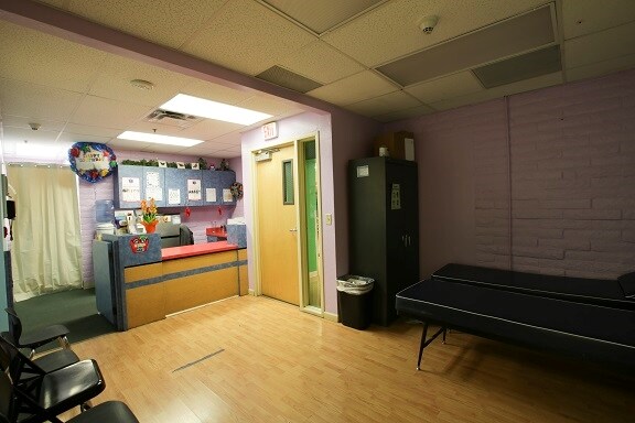 More Photos Of 5050 N 19th Ave, Phoenix Schools For Lease