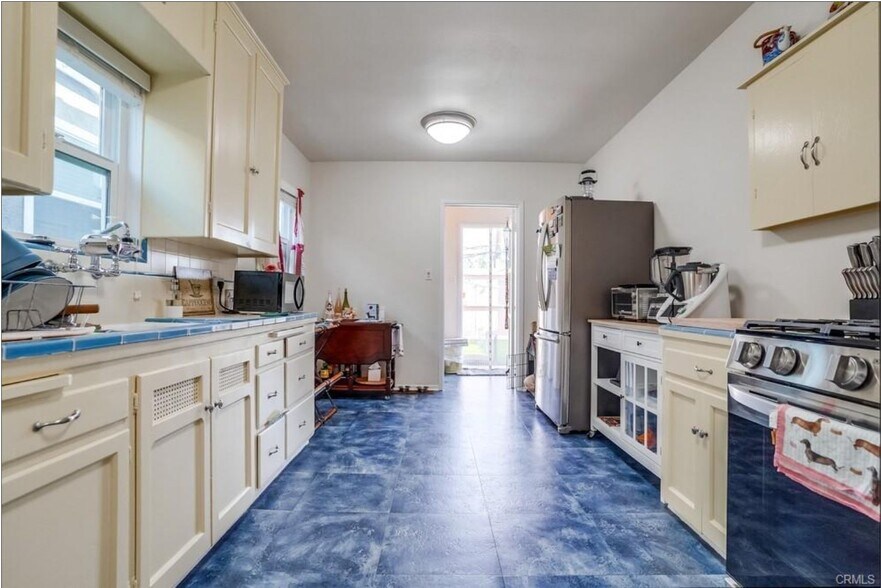 More Photos Of 150 Ximeno Ave, Long Beach Multifamily For Sale