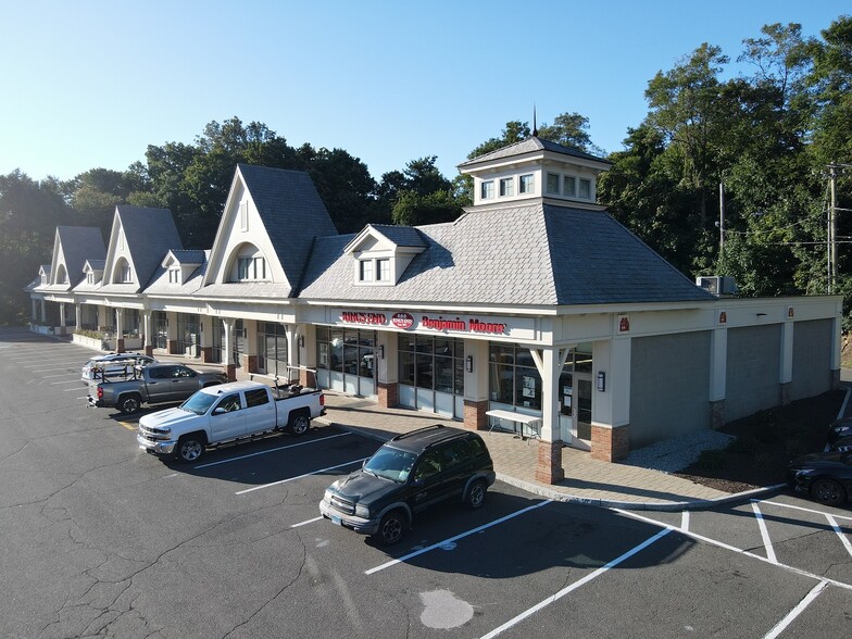 More Photos Of 921 White Plains Rd, Trumbull Storefront Retail Office For Lease
