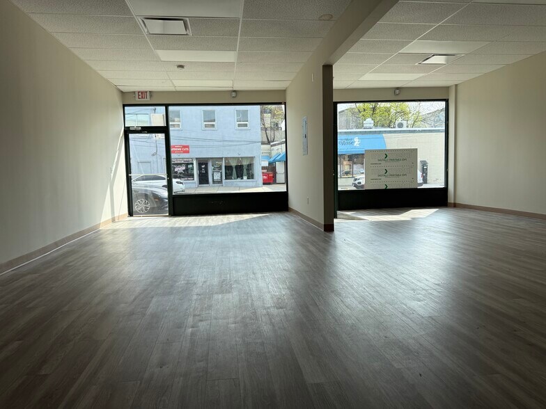 More Photos Of 61 Main St, Norwalk Storefront Retail Office For Lease