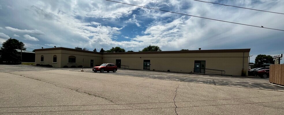 More Photos Of 302-310 Ohio St, Oshkosh Office For Lease