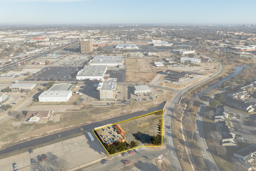 More Photos Of 4516 Maplewood Ave, Wichita Falls General Retail For Sale