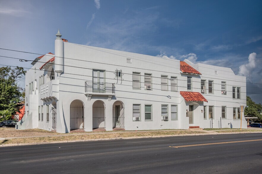 More Photos Of 403 W Hollywood Ave, San Antonio Apartments For Sale