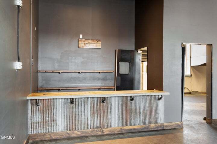 More Photos Of 213 11th St W, Williston Restaurant For Sale