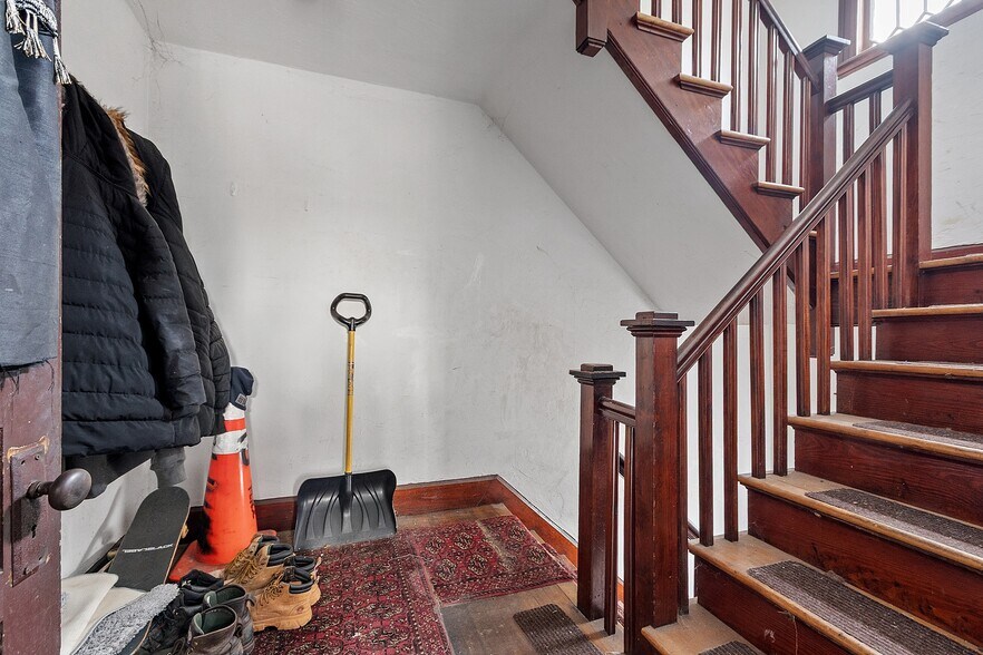 More Photos Of 13 Groton Pl, Worcester Apartments For Sale