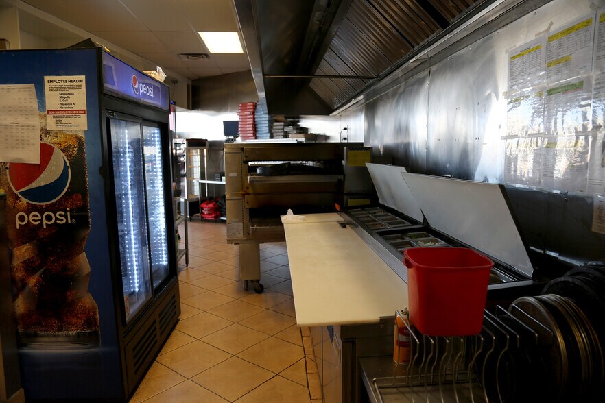 More Photos Of 9250 Golf Course Rd NW, Albuquerque Unknown For Lease