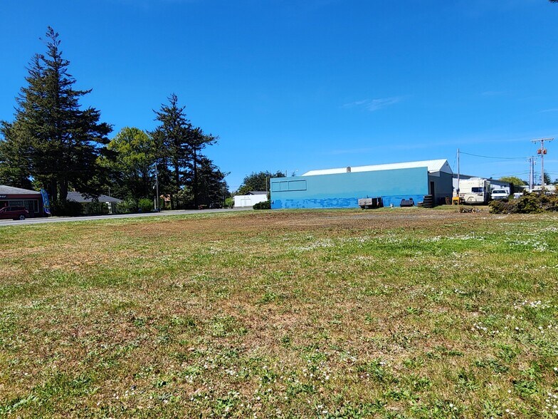 More Photos Of 1738 Oregon St, Port Orford Contractor Storage Yard For Sale