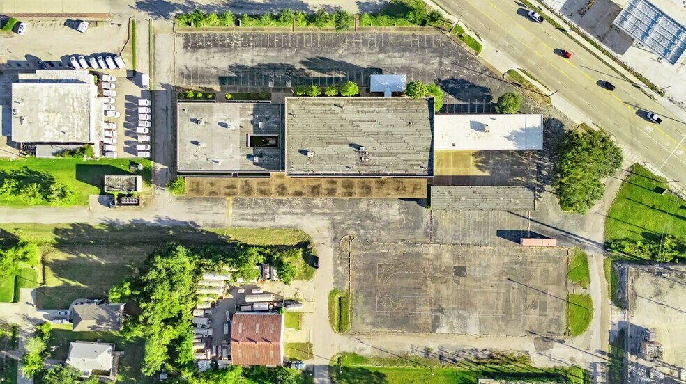 More Photos Of 2401 Termini St, Dickinson Office For Sale