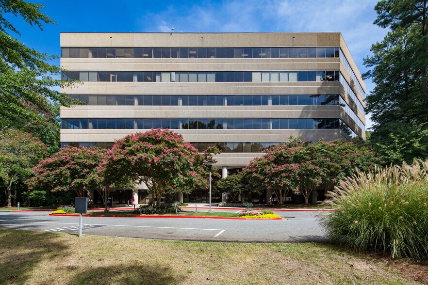 More Photos Of 500 Northridge Rd, Atlanta Office For Lease