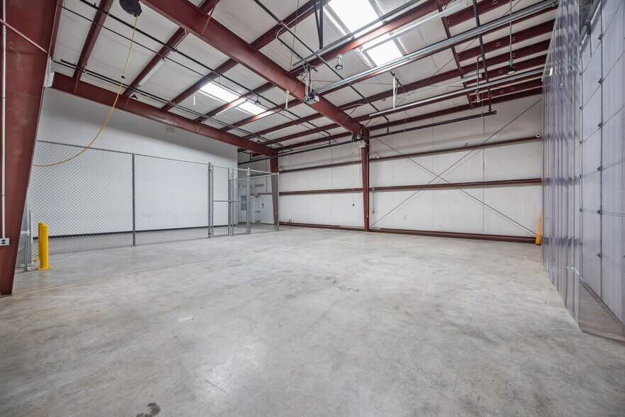 More Photos Of 1150 S Greene St, Greenville Distribution For Lease