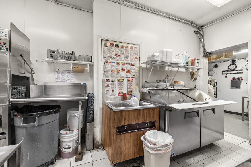 More Photos Of 6569 Cameron Ave, Vesper Restaurant For Sale