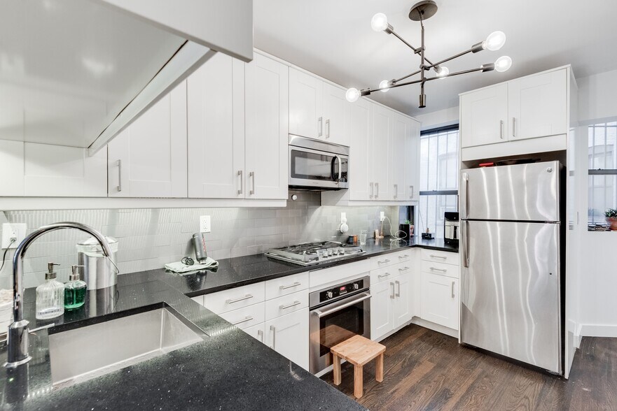 More Photos Of 14 Lincoln Pl, Brooklyn Apartments For Sale