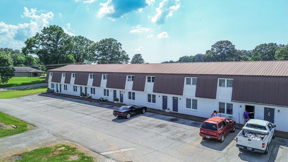 More Photos Of 2000 Old Tullahoma Rd, Winchester Apartments For Sale