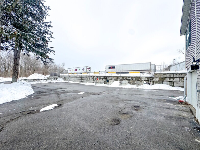 More Photos Of 25 Popes Ln, Danvers Flex For Sale