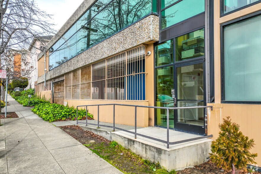 More Photos Of 300 Grand Ave, Oakland Medical For Sale