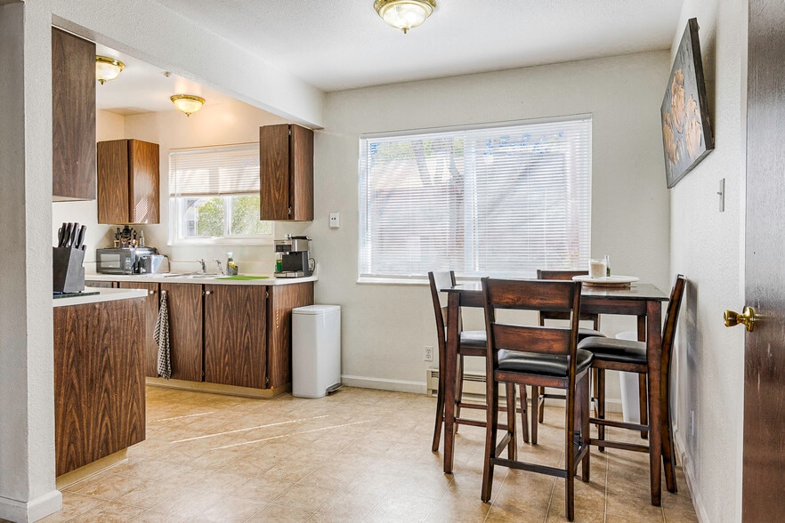 More Photos Of 7488 Bridgit Dr, Rohnert Park Apartments For Sale