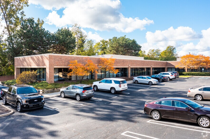 More Photos Of 26677 W 12 Mile Rd, Southfield Office For Sale