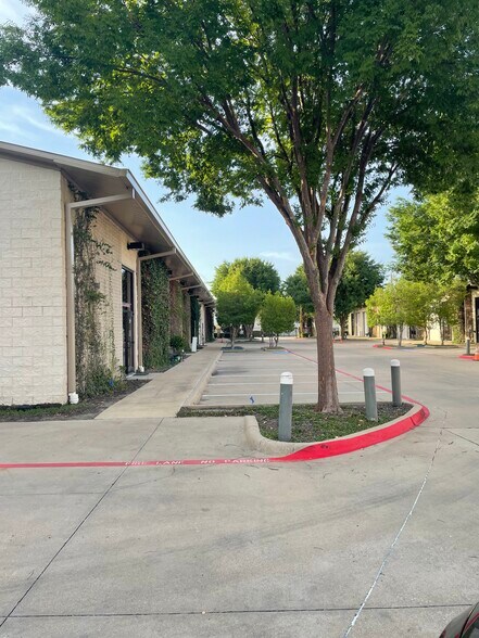 More Photos Of 3738 Haggar Way, Dallas Flex For Sale