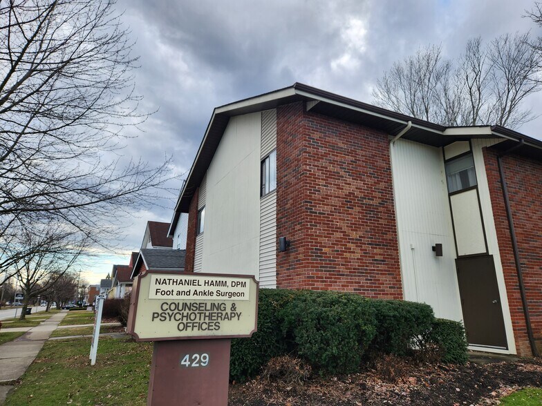 Primary Photo Of 429 Front St, Berea Medical For Lease