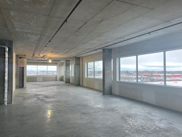 More Photos Of 10205 Boul Pie-IX, Montréal Office For Lease