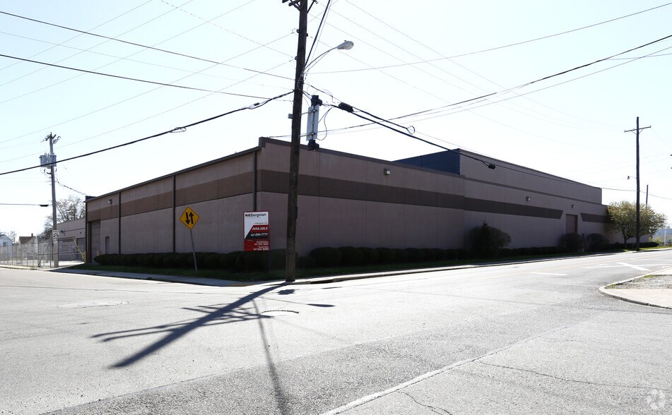 More Photos Of 1226 Schaeffer St, Dayton Manufacturing For Sale