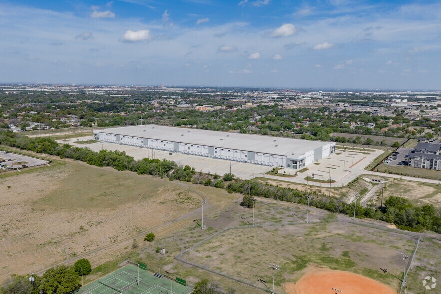 More Photos Of 715 SE Loop 410, San Antonio Manufacturing For Sale