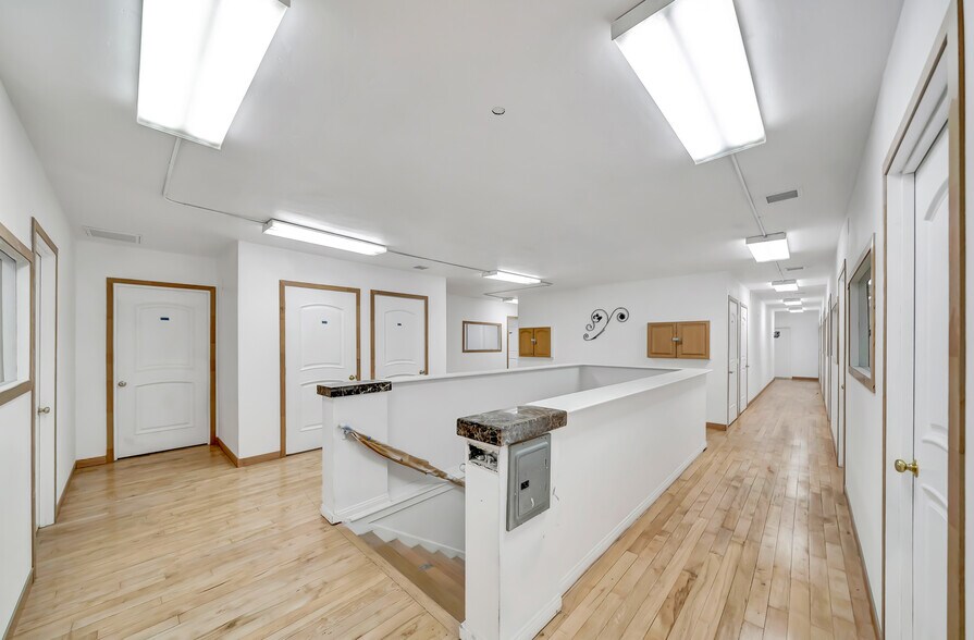 More Photos Of 830 S Main St, Santa Ana Freestanding For Sale