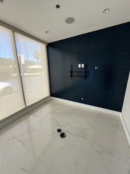 More Photos Of 2434-2438 E Las Olas Blvd, Fort Lauderdale Storefront Retail Office For Lease