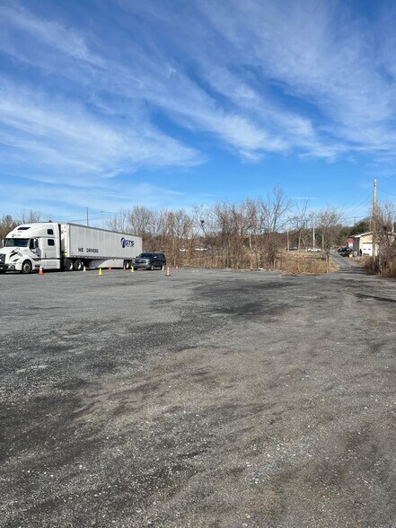 More Photos Of 832 Trexlertown Rd, Breinigsville Warehouse For Sale