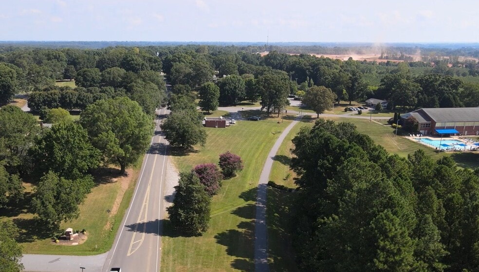 More Photos Of 2625 Shelton Ave, Statesville Land For Lease