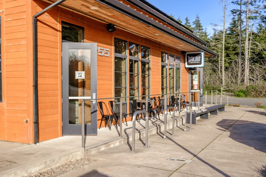 More Photos Of 755 SE College Way, Newport General Retail For Sale