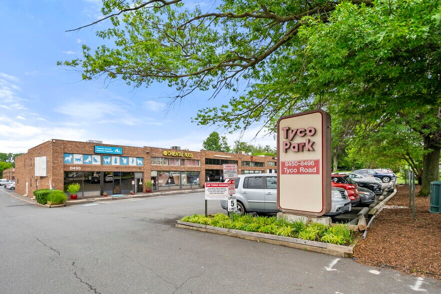 More Photos Of 8480-8486 Tyco Rd, Vienna Showroom For Lease