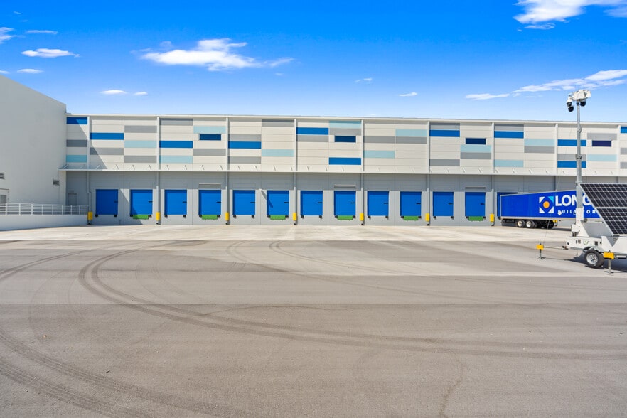 More Photos Of 2260 NW 27th Ave, Miami Refrigeration Cold Storage For Lease