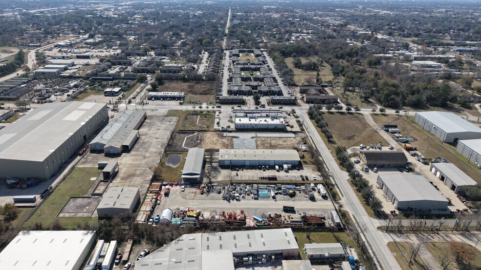 More Photos Of 2077 Magnolia Dr, Pasadena Industrial For Sale
