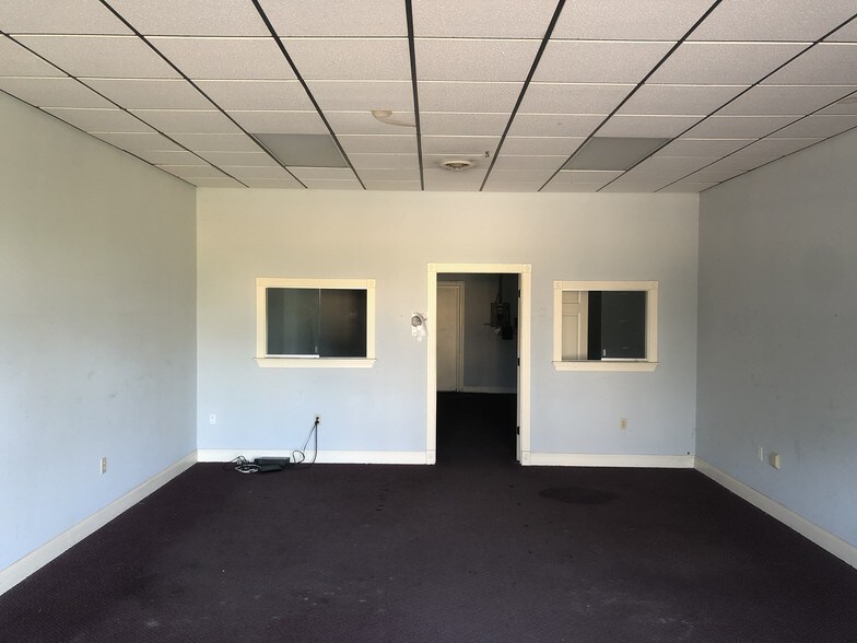 More Photos Of 1271-1291 San Christopher Dr, Dunedin General Retail For Lease