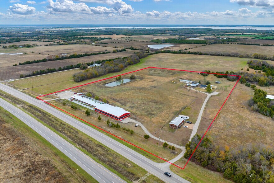 More Photos Of 10963 E US Highway 82, Windom Specialty For Sale