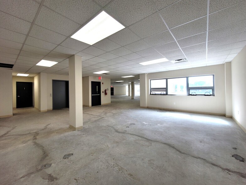 More Photos Of 76-09 Queens Blvd, Elmhurst Office For Lease