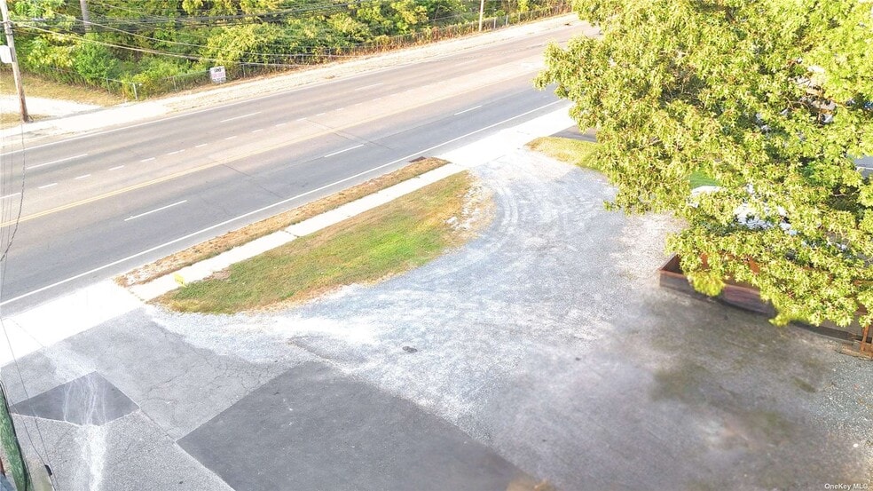 More Photos Of 950 W Jericho Tpke, Smithtown Storefront Retail Office For Sale