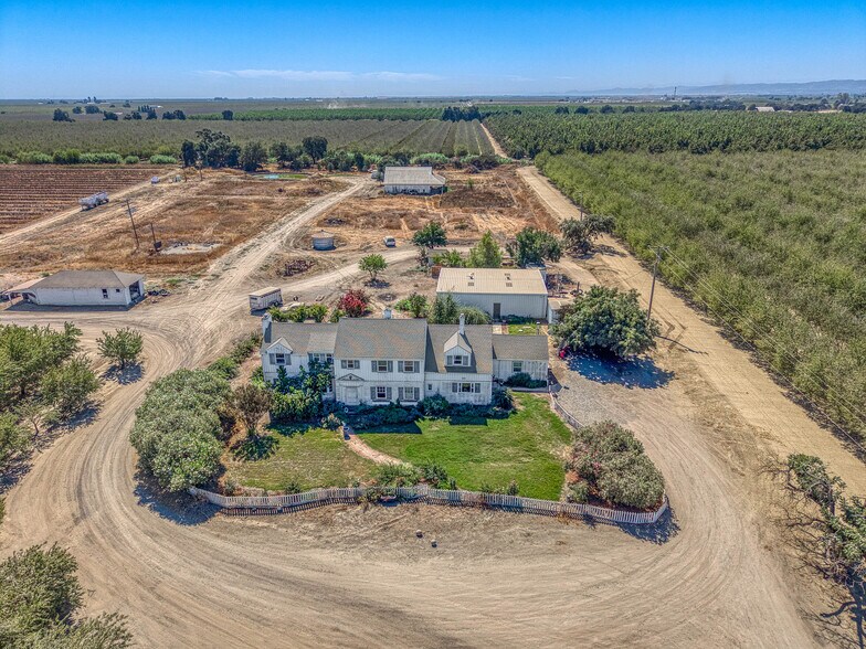 More Photos Of 743 College City Rd, Arbuckle Apartments For Sale
