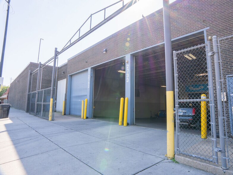 More Photos Of 2733 W Harrison St, Chicago Warehouse For Sale