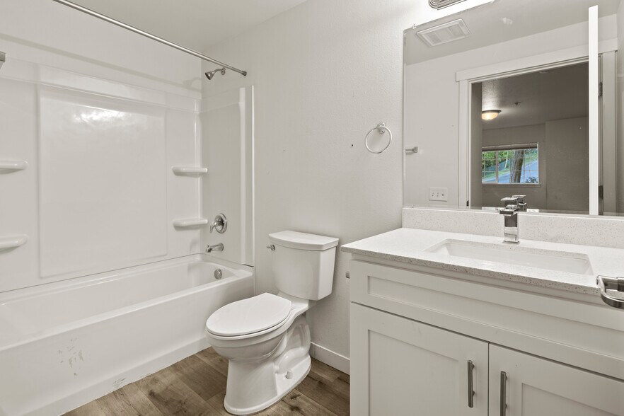 More Photos Of 215 Turner Ave, Shelton Apartments For Sale